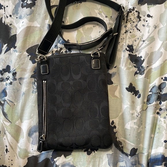 Black “C” patterned crossbody Coach bag - Picture 2 of 9